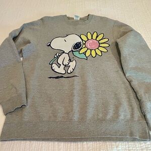Gray Snoopy Flower Sweater 🌼🌸